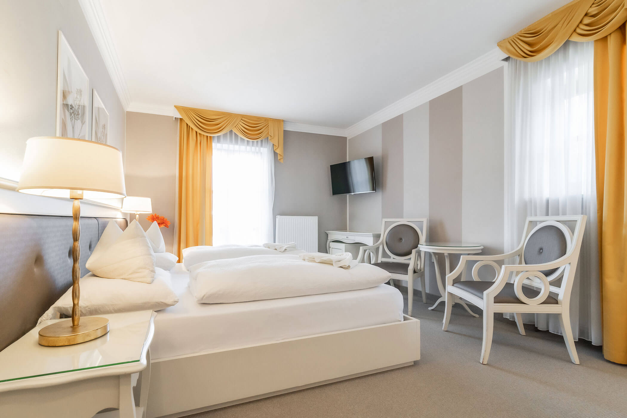 Superior Room - Desk